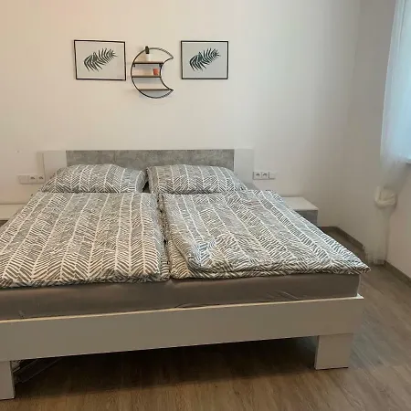 Apartament Tolarova *
